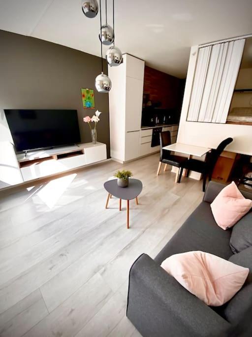 Koselig Og Sentralt Midt I Fargegaten Stavanger Buitenkant foto